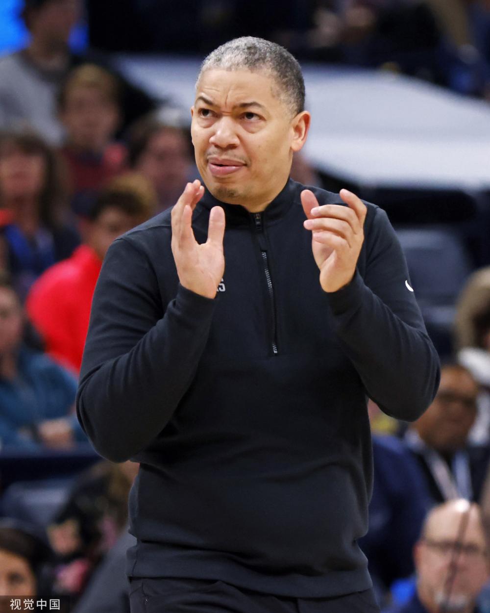 与此同时 与此同时